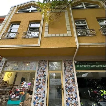 Apartment Center 8